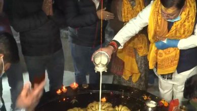 Photo of भोले की शरण में CM धामी, श्री टपकेश्वर महादेव मंदिर में की पूजा-अर्चना