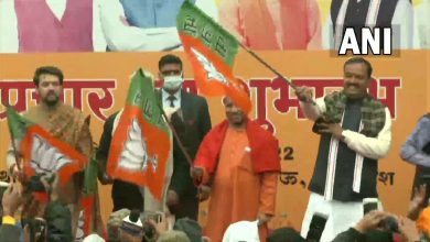 Photo of Lucknow: BJP ने रवाना किया चुनावी अभियान रथ, CM योगी बोले- 2017 के बाद अपराधी पलायन कर रहे