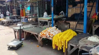 Photo of दिल्ली : गाजीपुर फूल मंडी में मिला लावारिस बैग, बम निरोधी दस्ता और दमकल गाड़ी मौके पर