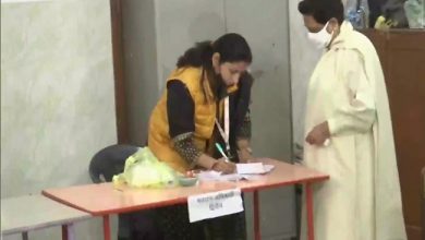 Photo of उत्तर प्रदेश में चौथे चरण का मतदान हुआ शुरू, मायावती समेत तमाम दिग्गजों ने किया मतदान