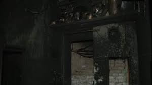 Photo of पुरानी रंजिश के चलते बदमाशों ने घर को लगाई आग, सीसीटीवी मे कैद हुई वारदात