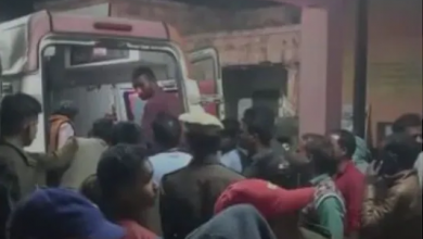 Photo of लखीमपुर खीरी: ट्रैक्टर ट्राली और ट्रक में भिड़ंत, 30 मजदूर घायल