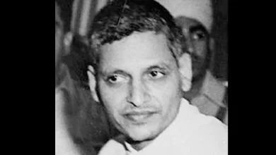 Photo of कांग्रेस ने गांधी के हत्यारे को बताया देश का पहला आतंकवादी,भाजपाई मंत्री ने कही ऐसी बात