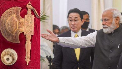 Photo of जापानी प्रधान मंत्री लघु यात्रा पर पहुंचे भारत, पीएम मोदी ने फुमियो किशिदा को भेंट में दी कृष्ण पंखी
