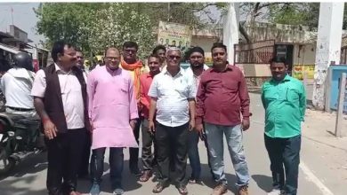 Photo of बलिया जिले के पत्रकारों के समर्थन में उतरे अमेठी जनपद के पत्रकार संगठन, DM को सौंपा ज्ञापन।