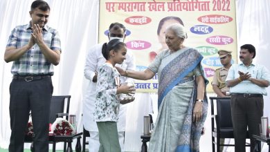 Photo of राज्यपाल ने राजभवन परम्परागत खेल प्रतियोगिता 2022 के विजयी खिलाड़ियों को सम्मानित किया