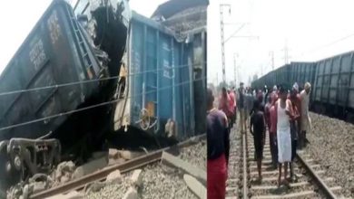 Photo of UP: इटावा में हुआ रेल हादसा,दिल्ली- हावड़ा रेल मार्ग पर पटरी से उतरी मालगाड़ी कई डिब्बे