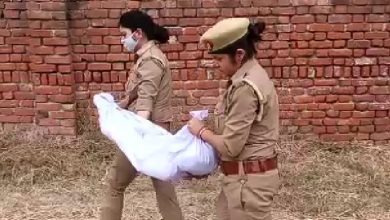 Photo of महिला सुरक्षा को लेकर सामने आई पुलिस की बड़ी लापरवाही, खेत में मिला मासूम का शव