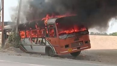 Photo of अग्निपथ की आग में सुलगा जौनपुर, उग्र भीड़ के आगे बेबस नजर आई पुलिस