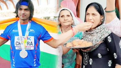 Photo of Neeraj Chopra के इतिहास रचने पर पूरे देश में जश्न, मां ने जमकर किया  डांस,  विडियो देखें