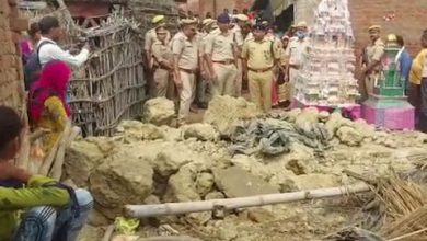 Photo of लखीमपुर खीरी में कच्ची दीवार ढहने से 2 बच्चों की  मौत, 3 बच्चे गंभीर रूप से घायल