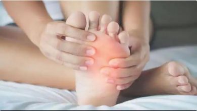 Photo of अलर्ट: रात में होता है पैरों में असहनीय दर्द, हो सकती है गंभीर समस्या