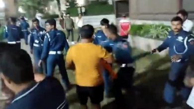 Photo of Viral Video: नोएडा सोसाइटी के एसोसिएशन चुनाव में हंगामा, गार्डो ने किया निवासियों पर हमला, दो गिरफ्तार