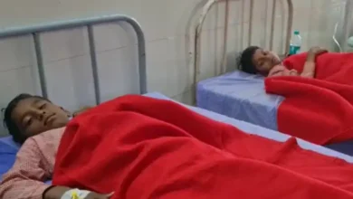 Photo of फिरोजाबाद में मिड डे मील का खाना खाने से 49 बच्चे बीमार, 18 हॉस्पिटल में हुए भर्ती