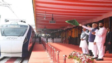 Photo of पीएम मोदी ने दो और वंदे भारत एक्सप्रेस ट्रेनों को दिखाई हरी झंडी, तीर्थ यात्रा को मिलेगा बढ़ावा