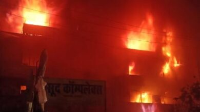 Photo of कानपूर में भीषण आग की चपेट में 600 दुकाने, सेना-पुल‍िस ने संभाला मोर्चा