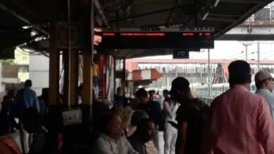 Photo of बिहार: रेलवे स्टेशन की स्क्रीन पर चली ‘पॉर्न’, वीडियो हुआ वायरल