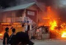 Photo of मणिपुर: गृह मंत्री अमित शाह के दौरे से पहले भड़की हिंसा, कई घरों में लगाईं गई आग