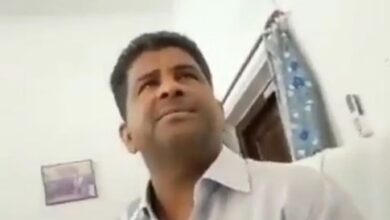 Photo of पूर्वांचल विश्वविद्यालय के शिक्षक ने छात्रा से की अश्लील डिमांड, वीडियो वायरल, पढ़े पूरा मामला