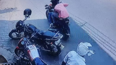 Photo of यूपी में बेखौफ लुटेरों ने व्यापारी से छीने 5 लाख 30 हजार रुपए