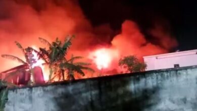 Photo of ग्रेटर नोएडा में टेंट गोदाम में लगी आग, सामान जलकर राख