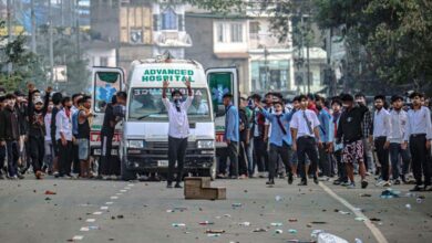 Photo of मणिपुर हिंसा: विरोध और गिरफ्तारियों के बीच ‘अनिश्चितकालीन बंद’ से सामान्य जनजीवन पर असर, हुआ ये