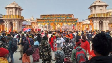 Photo of अयोध्या मंदिर में भारी भीड़ के बीच राम मंदिर के मुख्य पुजारी ने दी प्रतिक्रिया, भारी भीड़ देख कहा ये