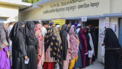 Photo of लोकसभा चुनाव: वोटिंग के दौरान बंगाल बवाल, मणिपुर में हिंसा