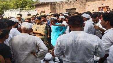 Photo of प्रतापगढ़ : भूमि विवाद में मौलाना की पीट पीटकर हत्या, आरोपियों के घर पर हुआ पथराव