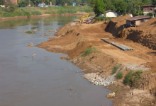 Photo of बलिया: सरयू नदी का जलस्तर बढ़ने से मिट्टी का कटाव, ग्रामीण घर तोड़ने को मजबूर