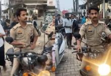 Photo of वायरल वीडियो: गाजियाबाद के पुलिसकर्मी ने बिना हेलमेट के बाइक चलाते हुए काटा चालान, इंटरनेट पर कार्रवाई की मांग