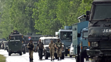 Photo of कुलगाम: आतंकियों ने सेना और जम्मू-कश्मीर पुलिस की संयुक्त पार्टी पर की फायरिंग, मुठभेड़ शुरू