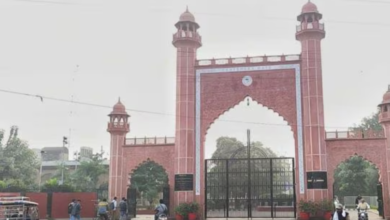 Photo of अलीगढ़ में बम की अफवाह: संदिग्ध फरार, AMU प्रशासन हरकत में