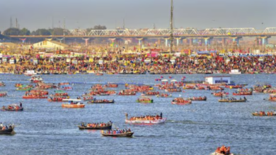 Photo of कुंभ भगदड़ में मेरी मां की मौत हो गई… अब मृत्यु प्रमाण पत्र के लिए एक दफ्तर से दूसरे दफ्तर भाग रहा हूं’