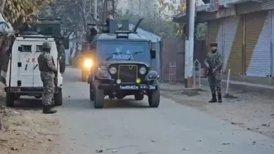 Photo of जम्मू-कश्मीर के बांदीपोरा में हथियार और गोला-बारूद के साथ दो संदिग्ध गिरफ्तार..