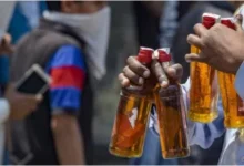 Photo of 10 हजार की शर्त में युवक ने गंवाई जान, 5 बोतल शराब पीने के बाद अस्पताल में मौत