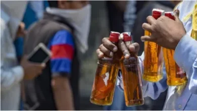 Photo of 10 हजार की शर्त में युवक ने गंवाई जान, 5 बोतल शराब पीने के बाद अस्पताल में मौत