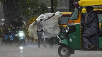 Photo of दिल्ली के नजफगढ़ में भारी बारिश के बाद मकान ढहने से तीन बच्चों समेत चार की मौत