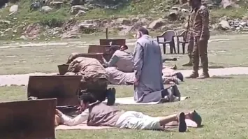Photo of पहलगाम हमले के बाद तनाव: भारत की सख्ती से घबराया पाकिस्तान, POK में स्थानीय लोगों को दे रहा प्रशिक्षण