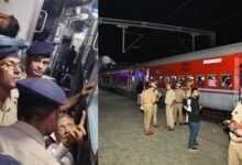 Photo of भारत-पाक तनाव: लखनऊ में छावनी, रेलवे और एयरपोर्ट की सुरक्षा चाक-चौबंद, छुट्टियां रद्द होने की संभावना