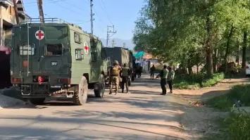 Photo of जम्मू-कश्मीर के पुलवामा में मुठभेड़: एक आतंकी ढेर, ऑपरेशन जारी