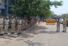 Photo of दिल्ली: छतरपुर मेट्रो स्टेशन के पास गोलीबारी, स्कॉर्पियो सवार व्यक्ति गंभीर रूप से घायल