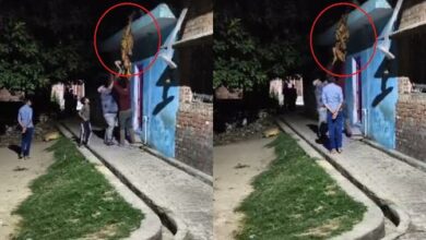 Photo of बरेली: शराब के नशे में पत्नी को छत से उल्टा लटकाने वाला पति गिरफ्तार, तीन आरोपी फरार
