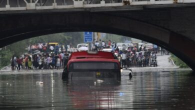 Photo of भारी बारिश के बीच सोलापुर में रेलवे पुल के नीचे डूबी बस, 27 यात्रियों को बचाया गया