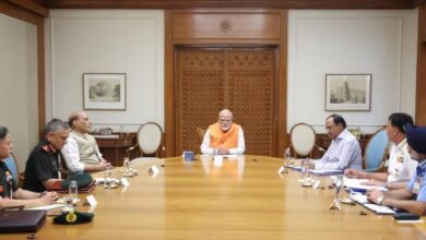 Photo of मौजूदा हालात पर केंद्र की ब्रीफिंग से पहले पीएम मोदी ने एनएसए, सीडीएस से की मुलाकात