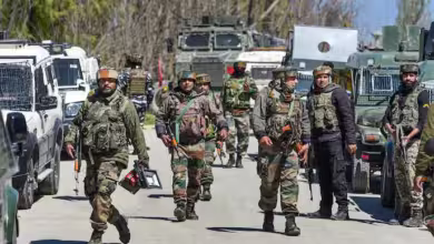 Photo of जम्मू-कश्मीर के शोपियां में सुरक्षा बलों के साथ मुठभेड़ में तीन आतंकवादी मारे गए, ऑपरेशन जारी..