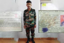 Photo of पुणे: फर्जी सैन्य अधिकारी बनकर ठगी करने वाला व्यक्ति गिरफ्तार