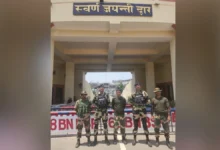 Photo of पाकिस्तान रेंजर्स द्वारा हिरासत में लिए गए बीएसएफ जवान को अटारी सीमा पर भारत को सौंपा गया..