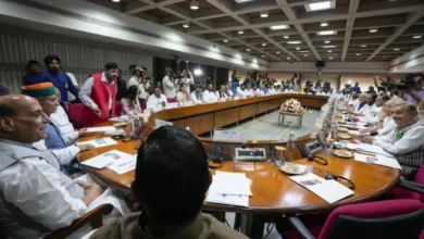 Photo of पाकिस्तान के खिलाफ ऑपरेशन सिंदूर जारी है, सीमा पर स्थिति बिगड़ रही है : केंद्र सरकार