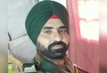 Photo of सिक्किम भूस्खलन में शहीद हवलदार लखविंदर सिंह को अंतिम विदाई, पत्नी ने तिरंगे को सीने से लगाकर दी श्रद्धांजलि